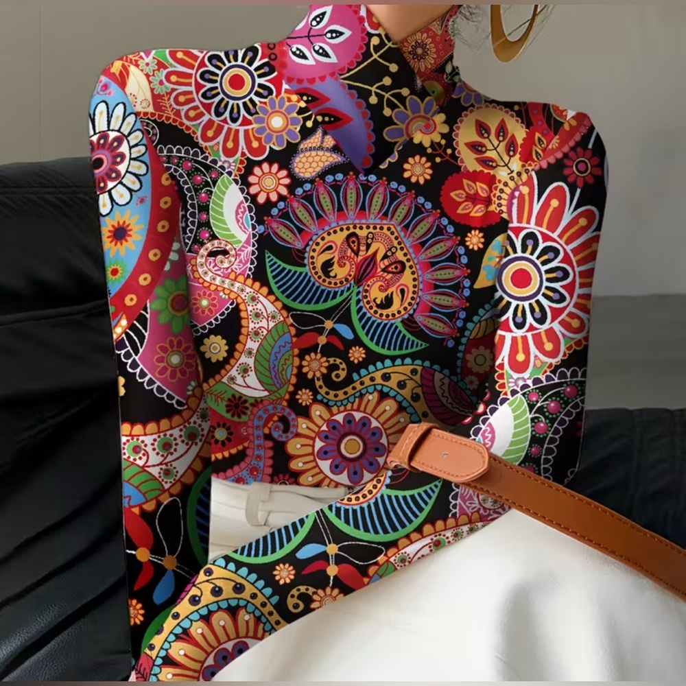 Turtleneck multicolor long sleeve top. Size medium.